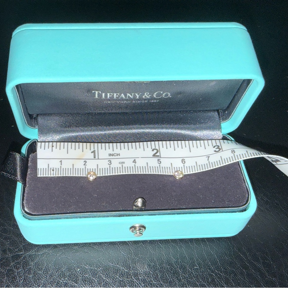 Tiffany & Co. Elsa Peretti Diamonds by the yard in 18k gold.